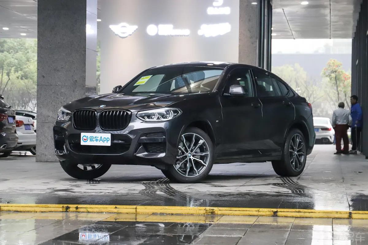 宝马X4改款 xDrive 25i M运动曜夜套装外观