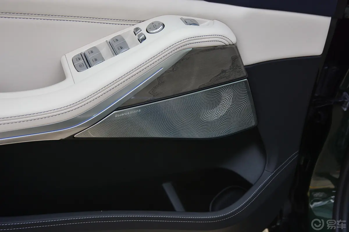宝马X7改款 xDrive40i 行政型 M运动套装音响和品牌