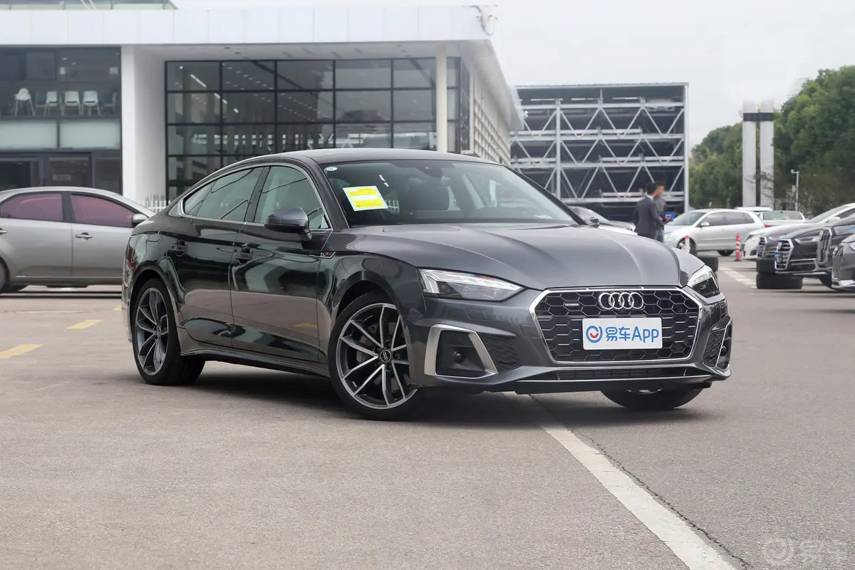 奥迪A5Sportback 45 TFSI quattro 臻选动感型外观