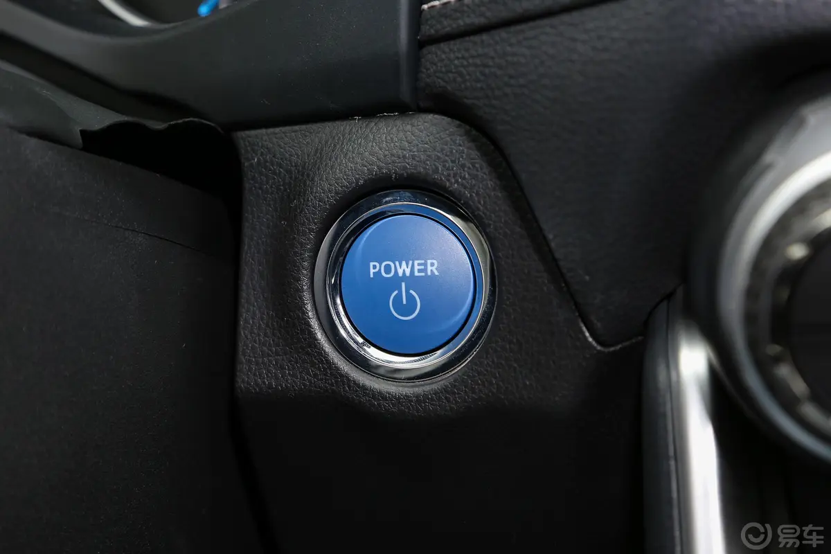 威兰达双擎 2.5L E-CVT 两驱 领先版钥匙孔或一键启动按键