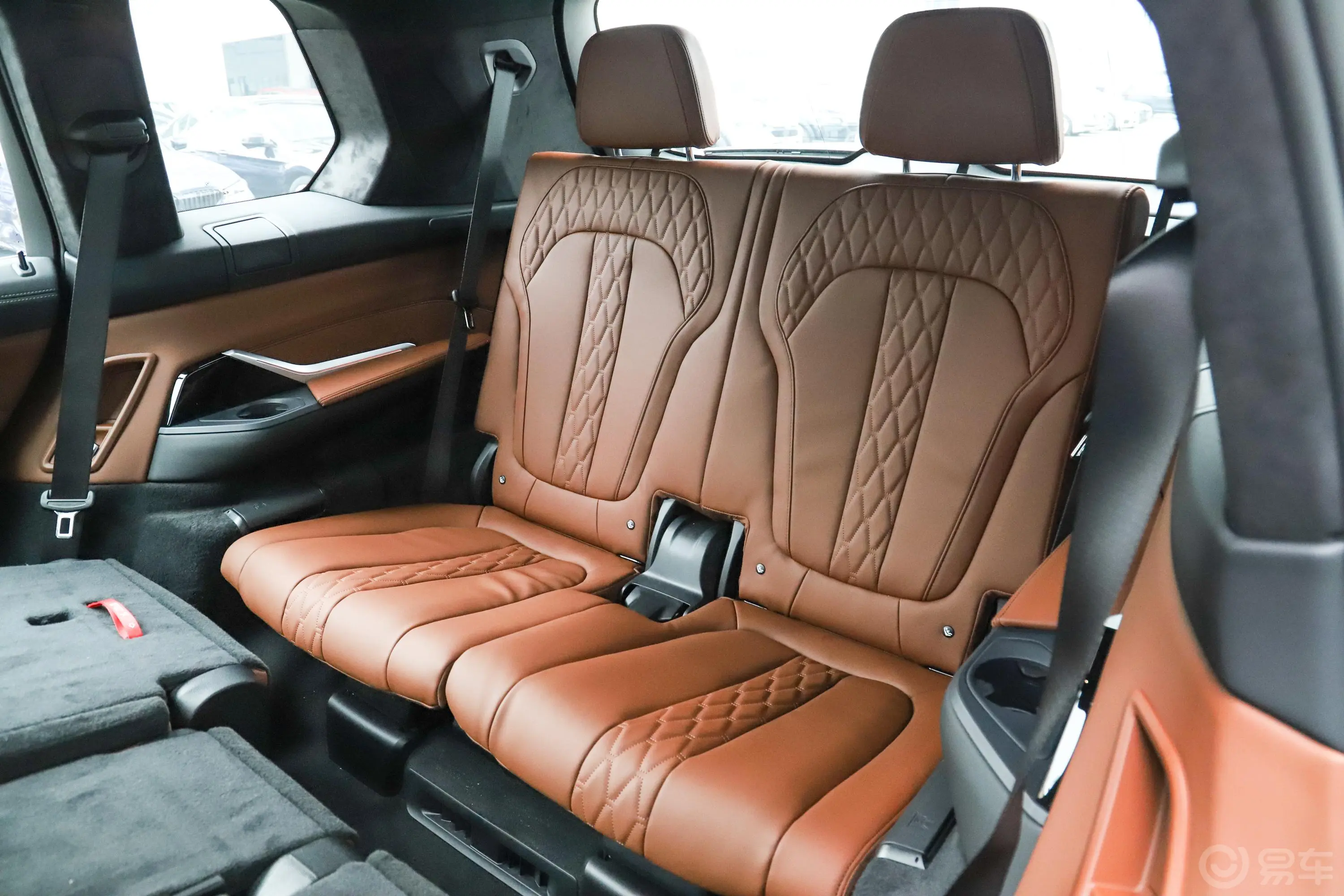 宝马X7改款 xDrive40i 尊享型 M运动套装第三排座椅