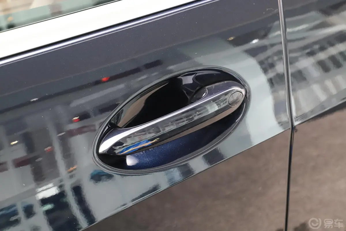 宝马X7改款 xDrive40i 尊享型 M运动套装驾驶员侧前门把手