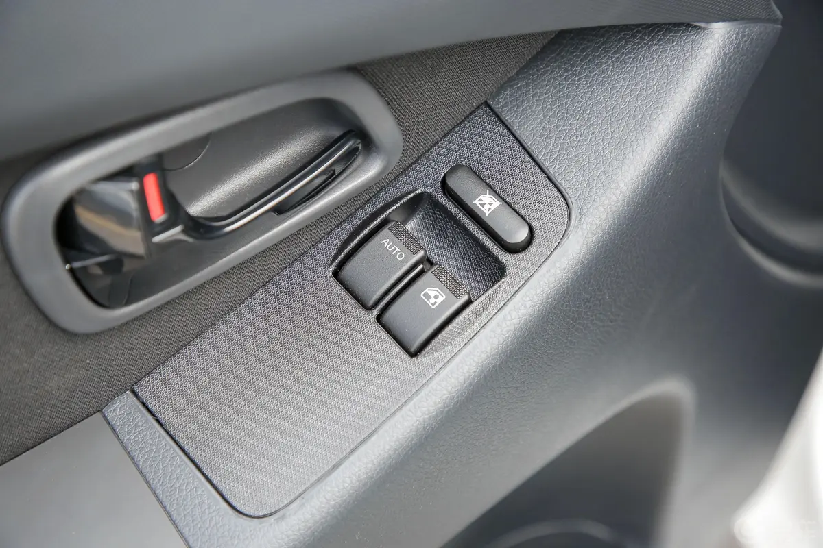 欧诺S欧诺S 1.5L 客车智享版(无空调)车窗调节整体