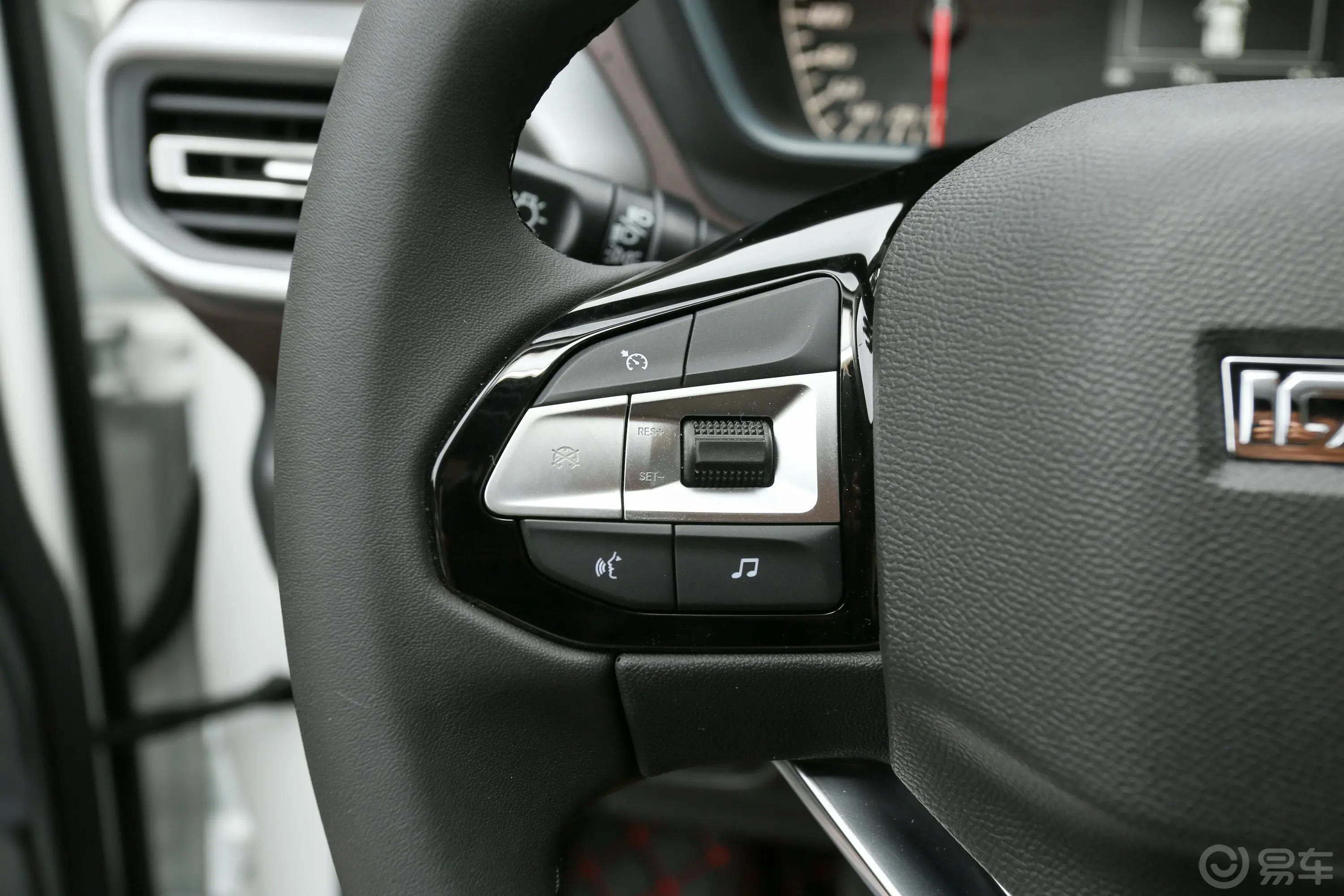 凯程F702.5T 手动 四驱 标轴 豪华版 柴油左侧方向盘功能按键