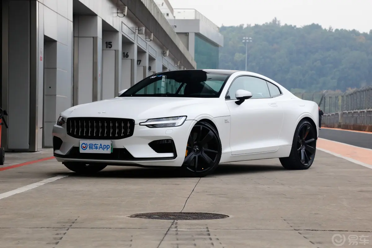 Polestar 12.0T 135km 标准型侧前45度车头向左水平