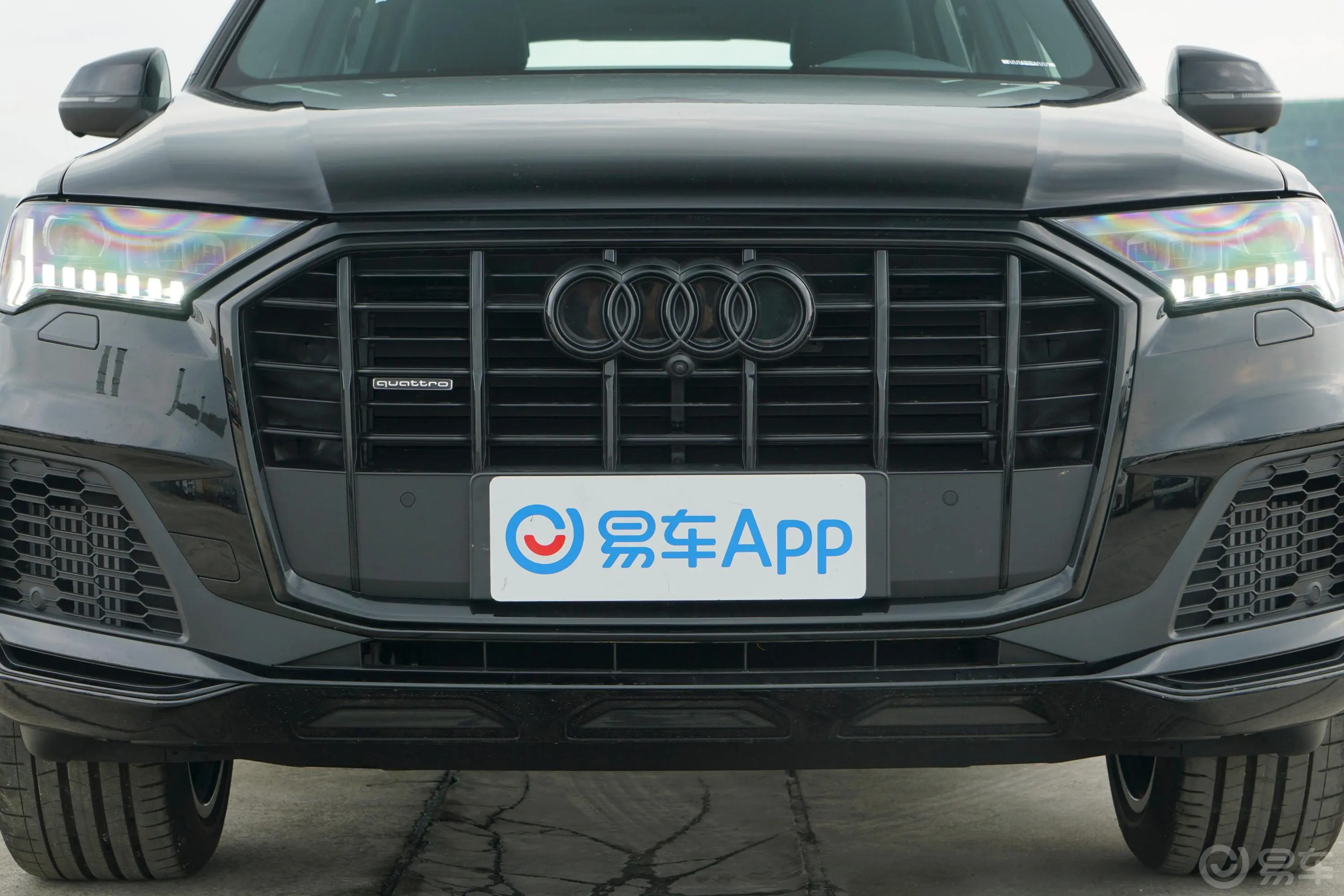 奥迪Q755 TFSI quattro S line冰雪运动型外观