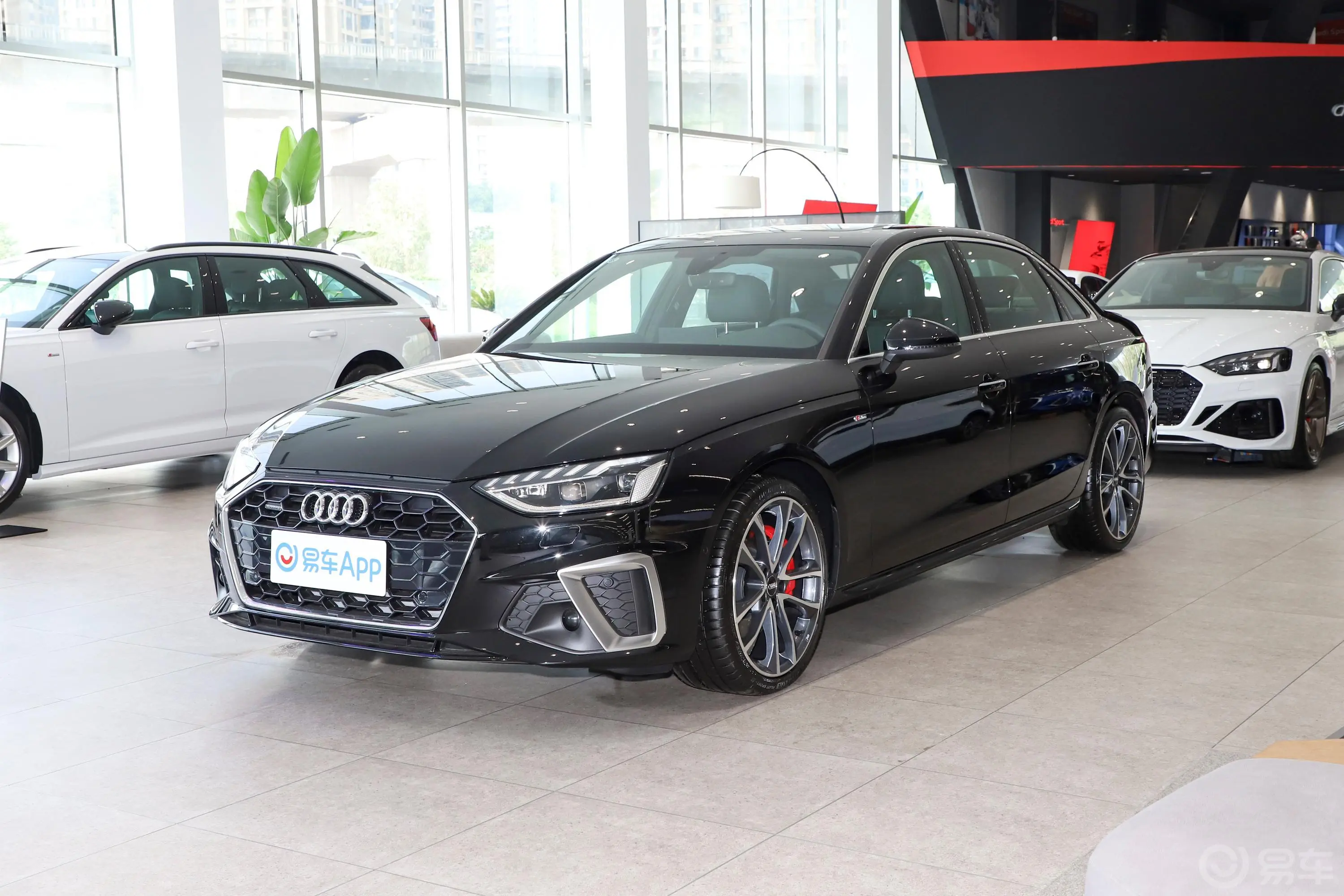 奥迪A4L45 TFSI quattro 臻选动感型侧前45度车头向左水平