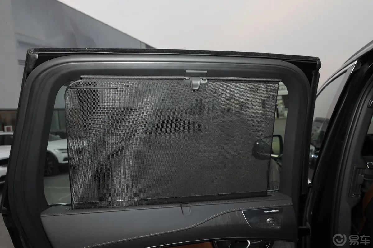 沃尔沃XC90 RECHARGERECHARGE T8 智尊豪华版后排侧窗遮阳帘
