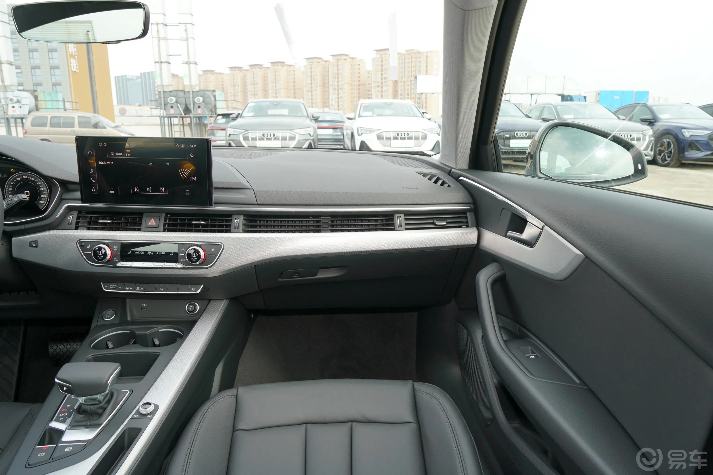 奥迪A4(进口)Avant 40 TFSI 时尚动感型副驾驶位区域