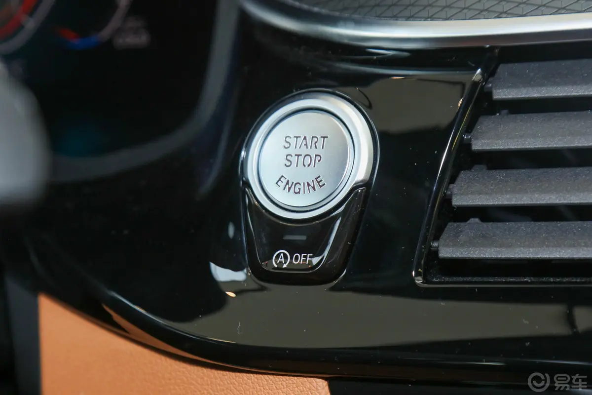 宝马5系(进口)改款 525i M运动套装钥匙孔或一键启动按键