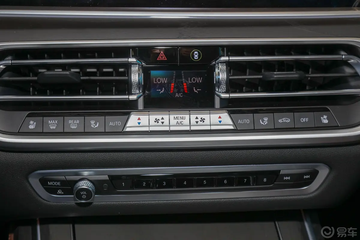 宝马X7改款 xDrive40i 领先型 豪华套装空调