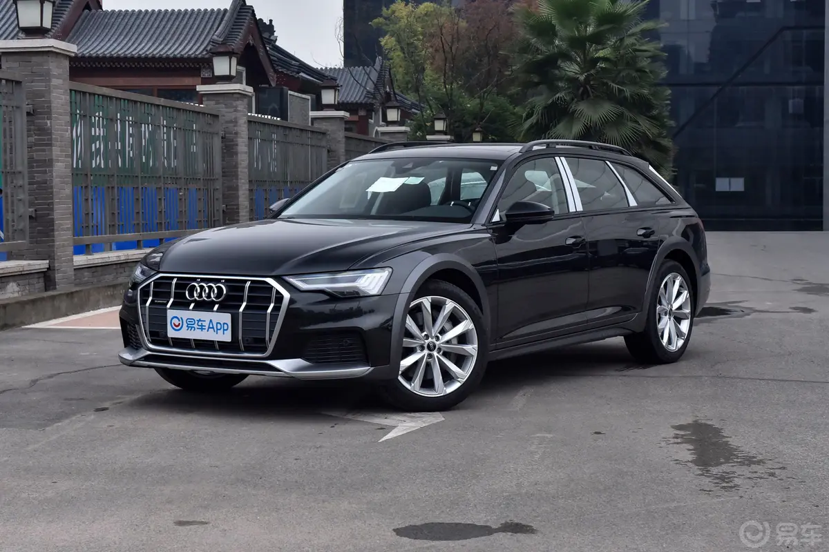 奥迪A6Allroad quattro 探索家 55 TFSI 尊享越野型侧前45度车头向左水平