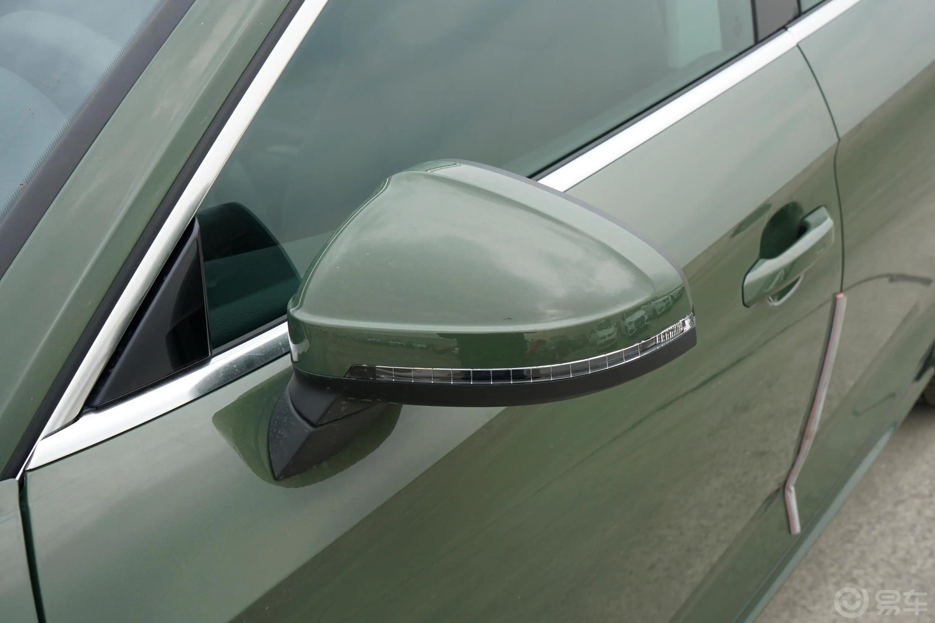 奥迪A5Sportback 40 TFSI 时尚动感型主驾驶后视镜背面