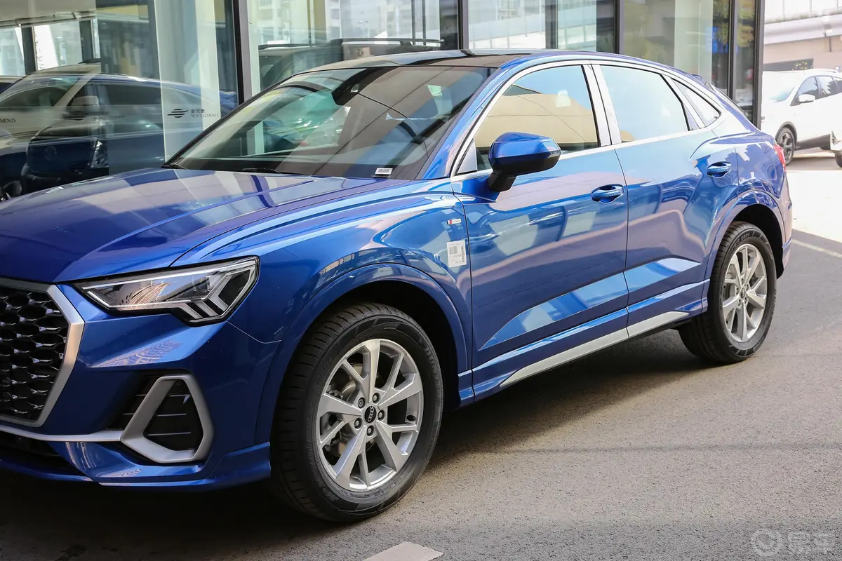 奥迪Q3 Sportback35 TFSI 进取型外观