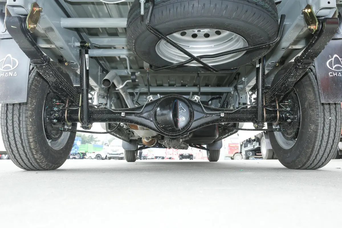 新豹T3标准版 东安1.6L 122马力 2.22米栏板 双排 汽油 国Ⅵ后悬挂整体