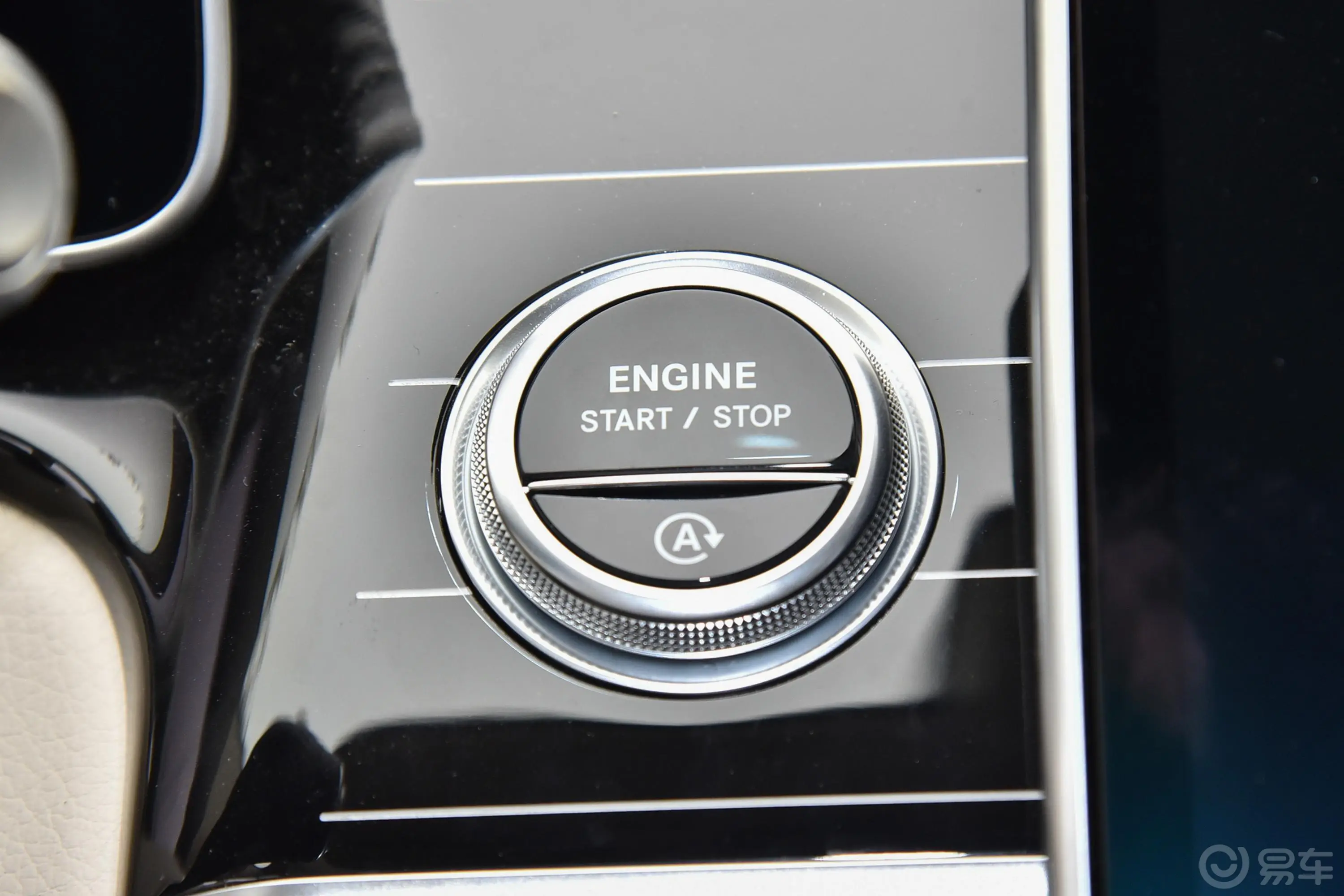 奔驰S级S 500 L 4MATIC钥匙孔或一键启动按键