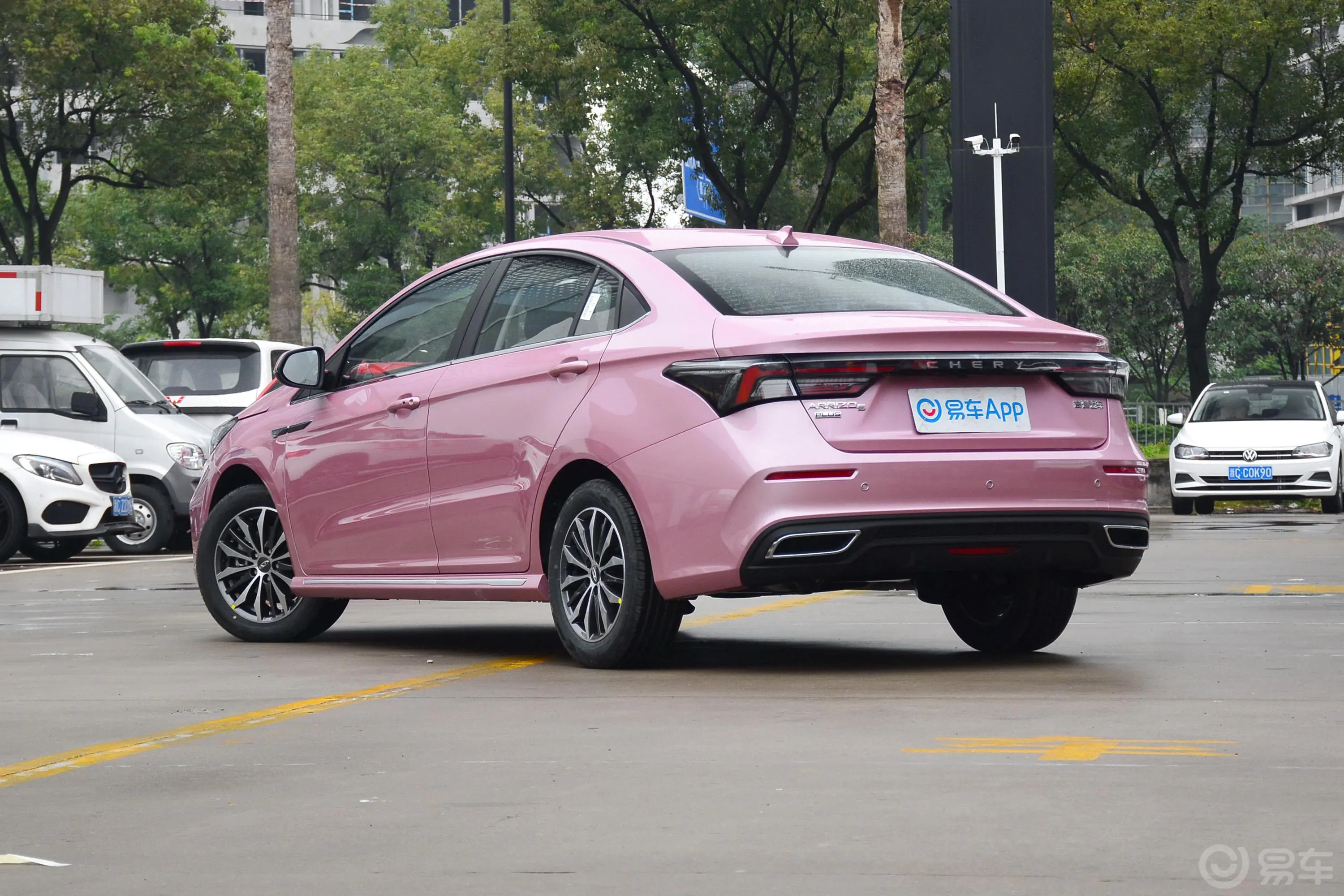 艾瑞泽5 PLUS小泽 1.5T CVT 艾粉版侧后45度车头向左水平