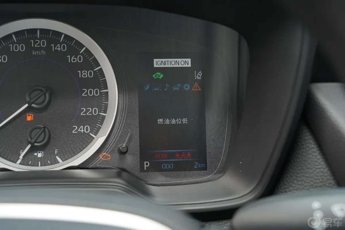 雷凌双擎 1.8L 运动版主驾驶位