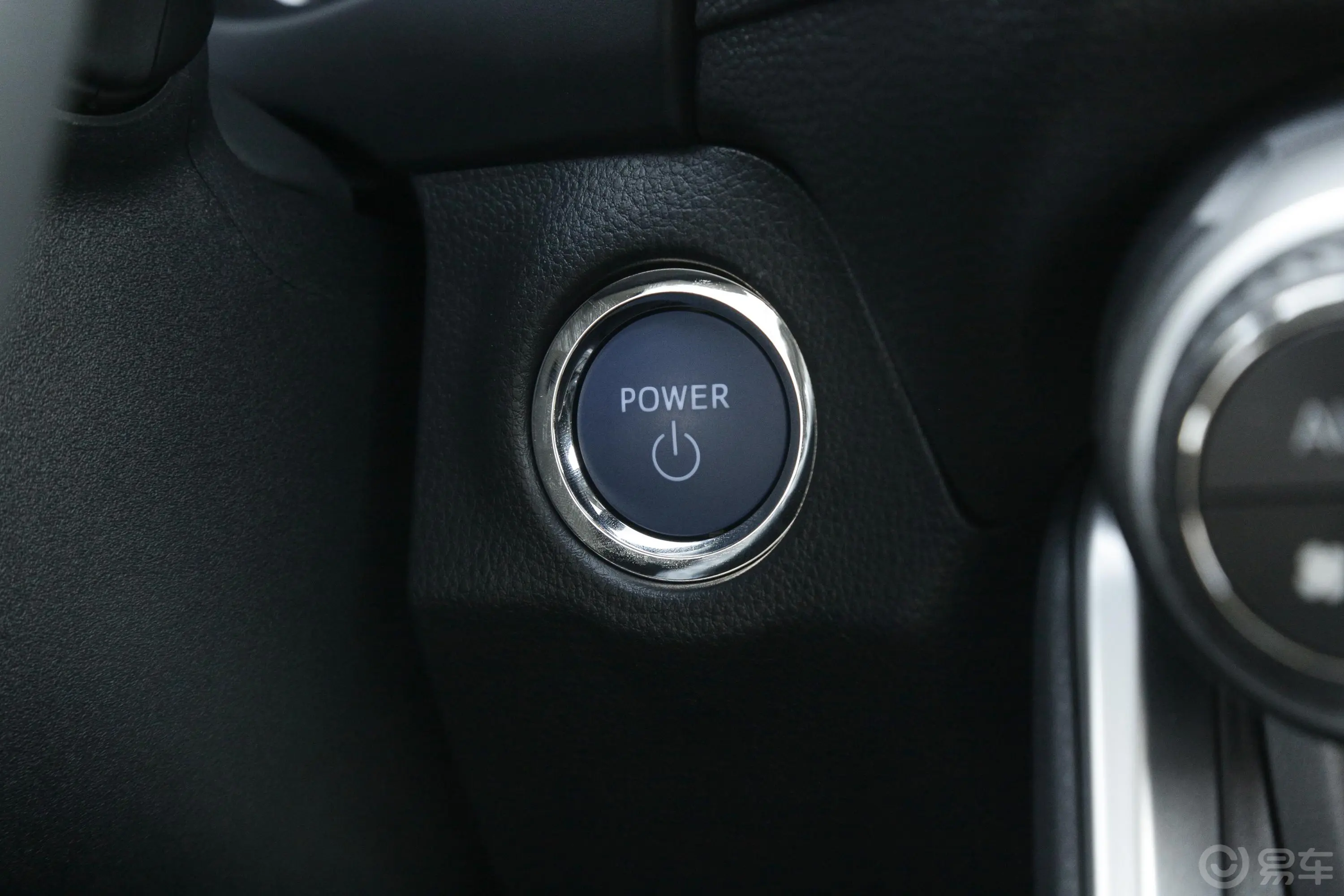 威兰达双擎 2.5L 两驱豪华版钥匙孔或一键启动按键