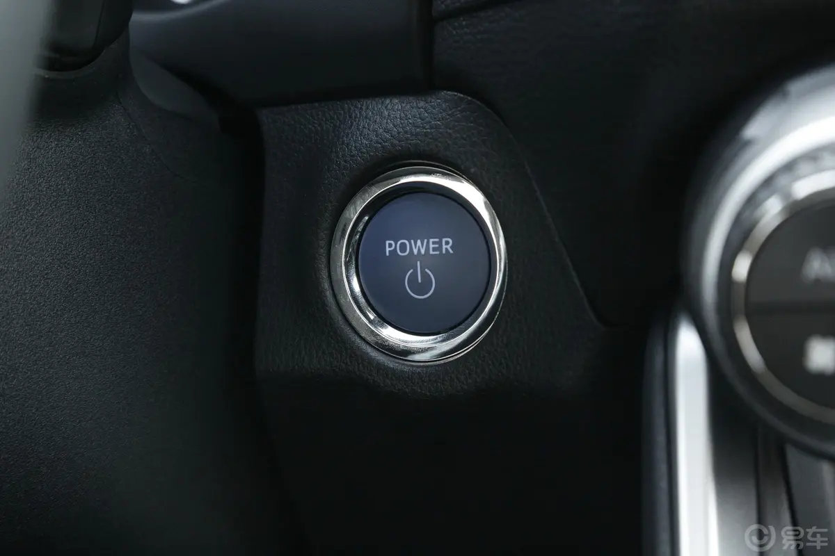 威兰达双擎 2.5L 两驱豪华版钥匙孔或一键启动按键