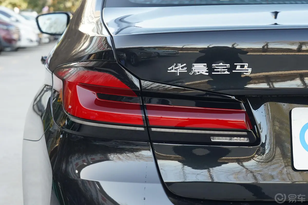 宝马5系改款 530Li 领先型 豪华套装外观