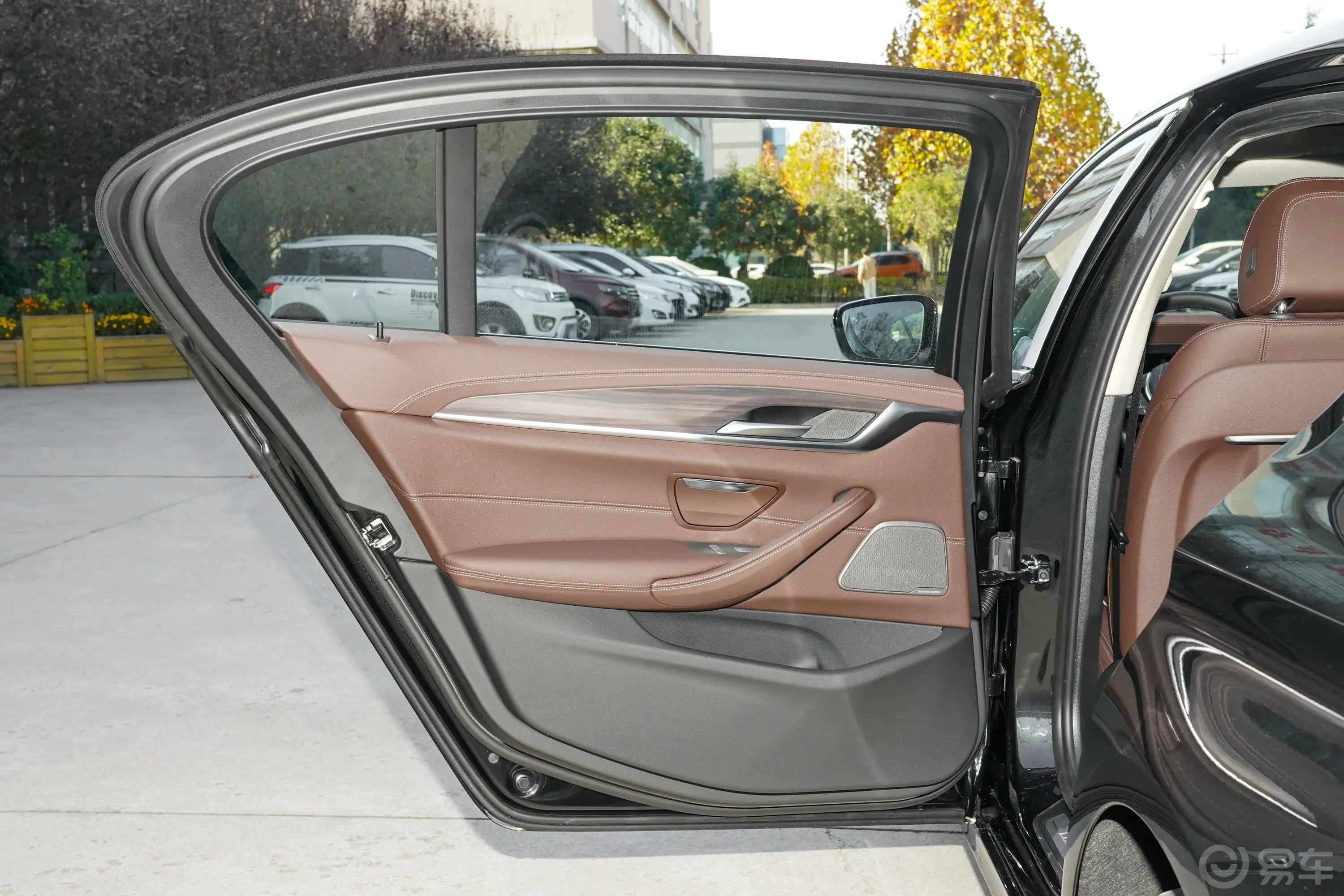 宝马5系改款 530Li 领先型 豪华套装驾驶员侧后车门