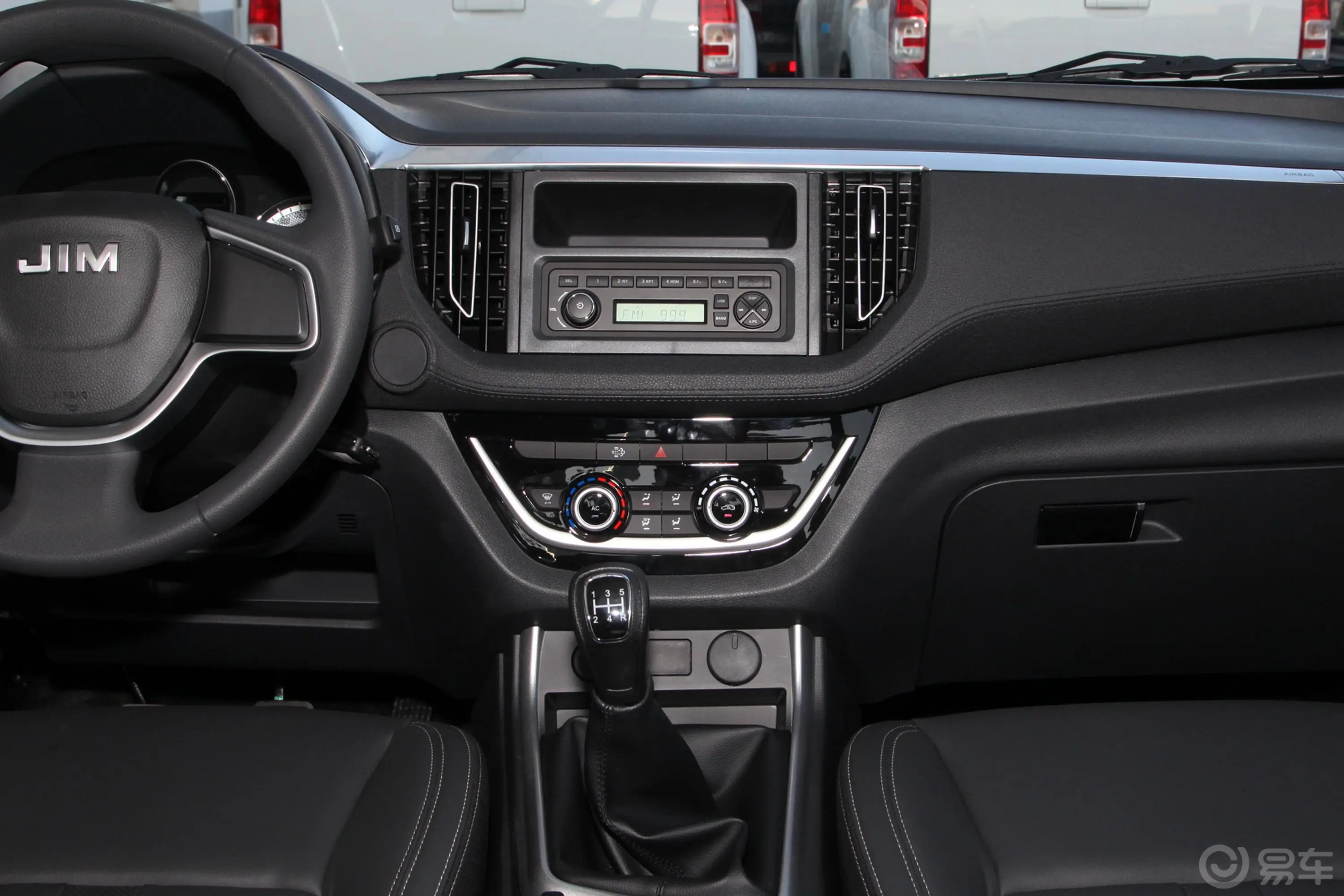 瑞迈2.8T 两驱长轴舒适版 柴油中控台整体