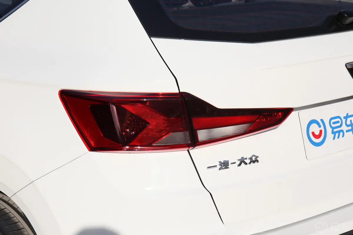 捷达VS5280TSI 自动荣耀版Pro尾灯侧45度俯拍