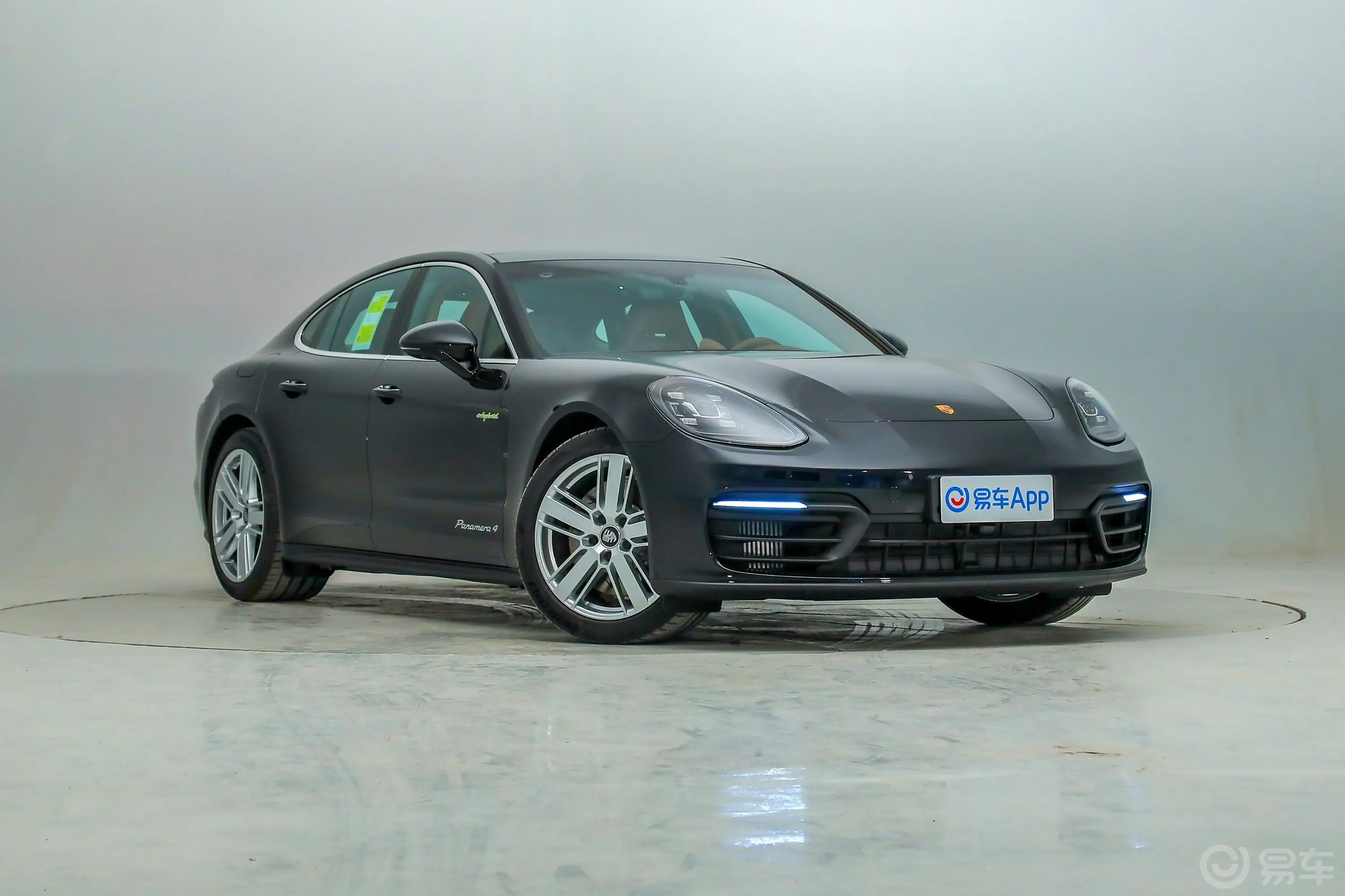 Panamera E-HybridPanamera 4 E-Hybrid 行政加长版 2.9T外观