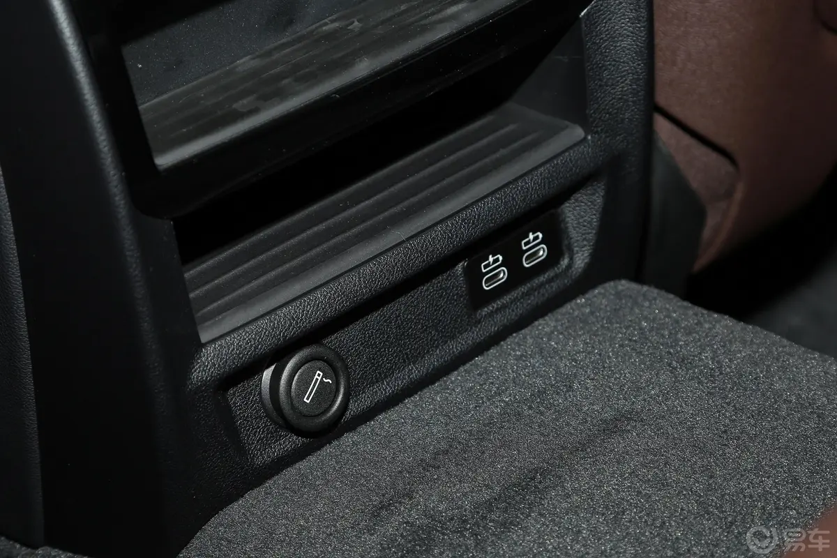 宝马5系 插电混动改款 535Le 先锋版M运动套装空间