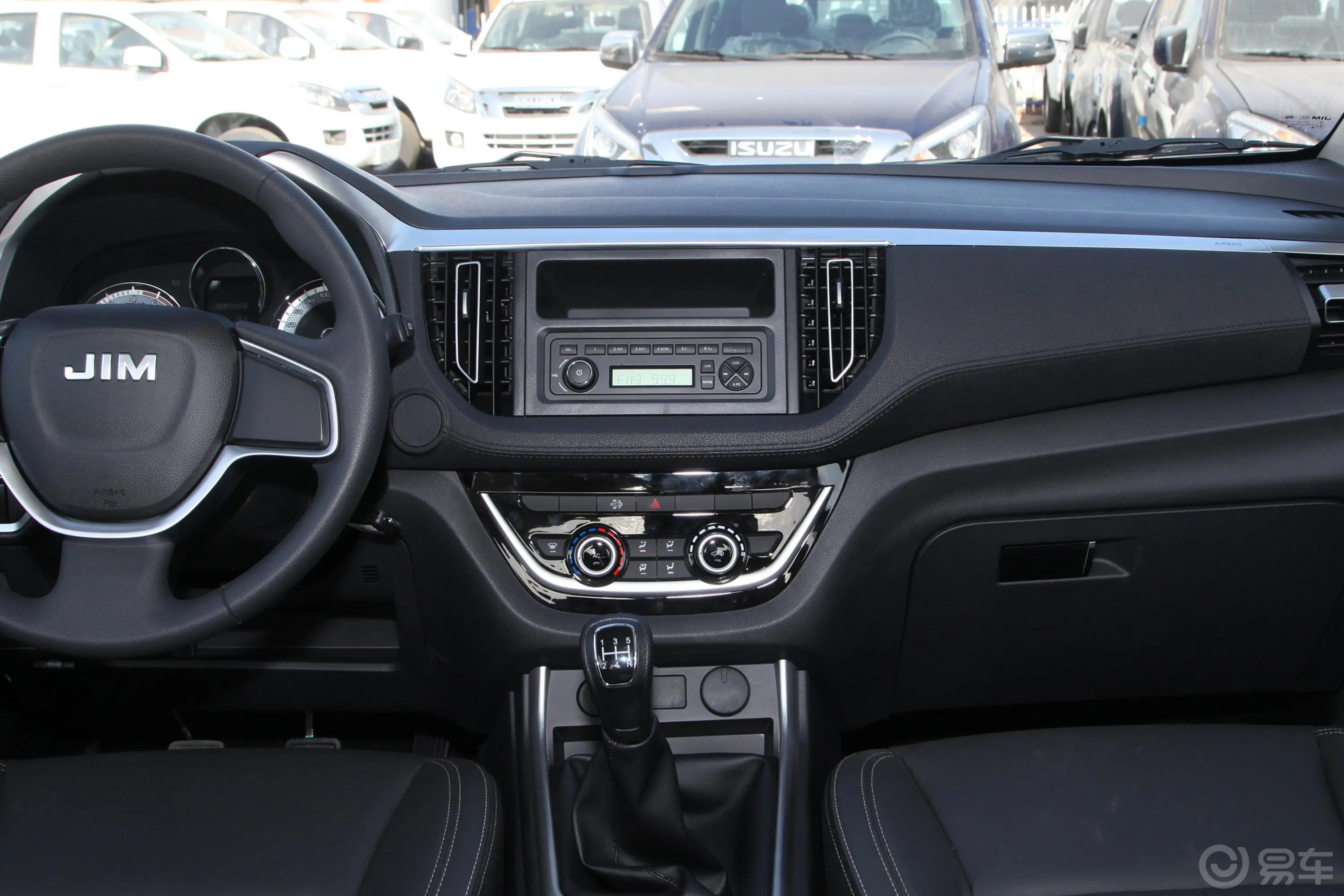 瑞迈2.8T 四驱标轴舒适版 柴油中控台整体