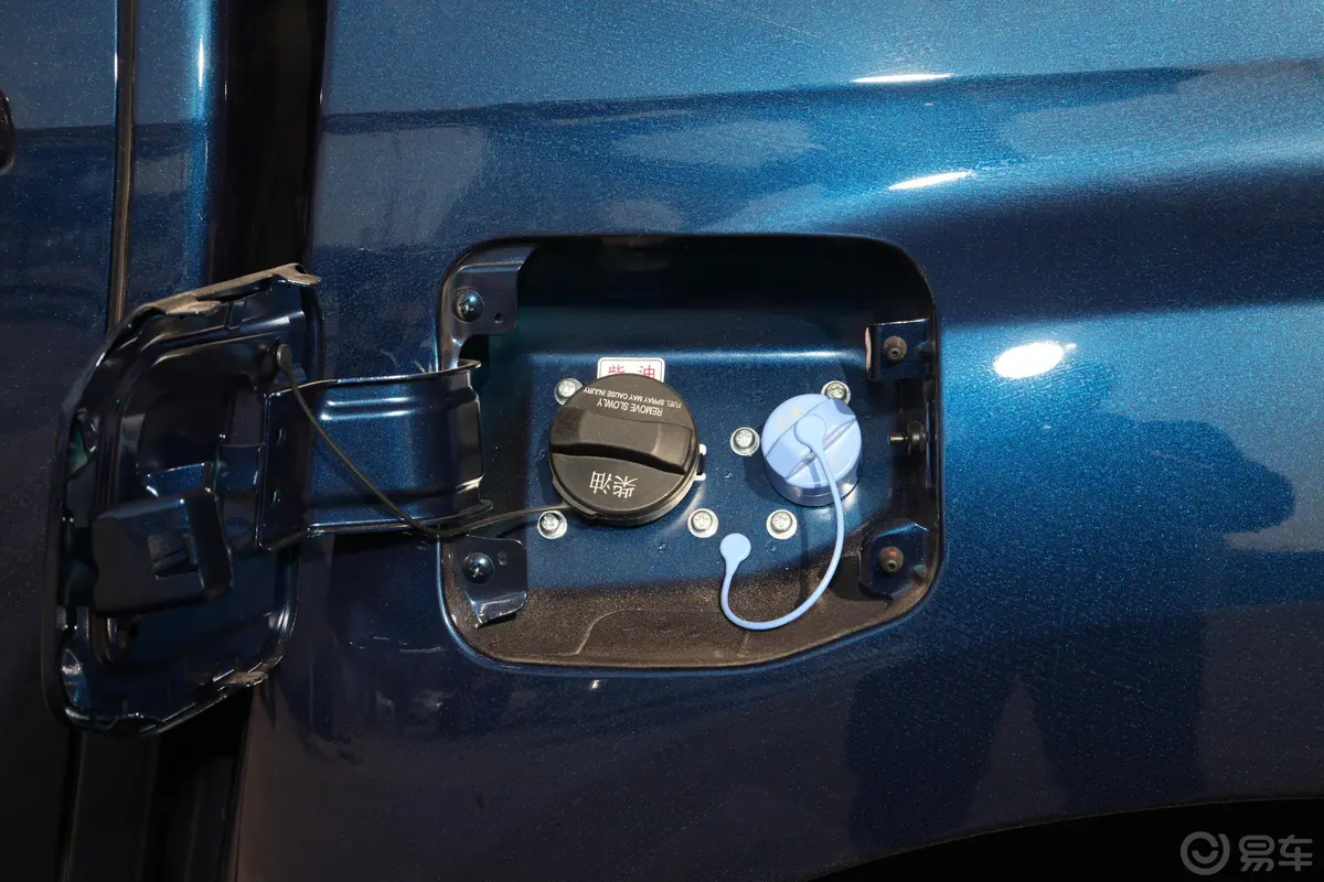 瑞迈2.8T 四驱标轴舒适版 柴油油箱盖