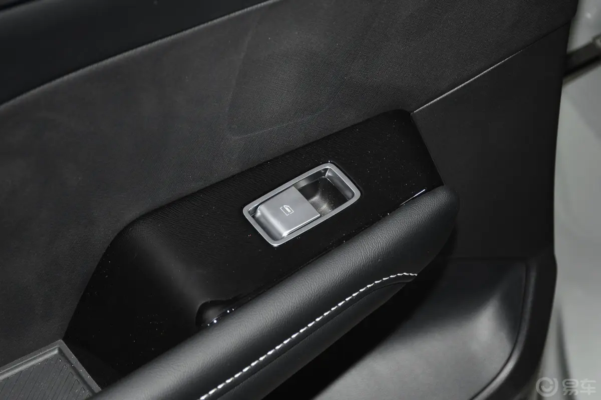 荣威RX5 MAX1.5T 有为尊贵版后车窗调节