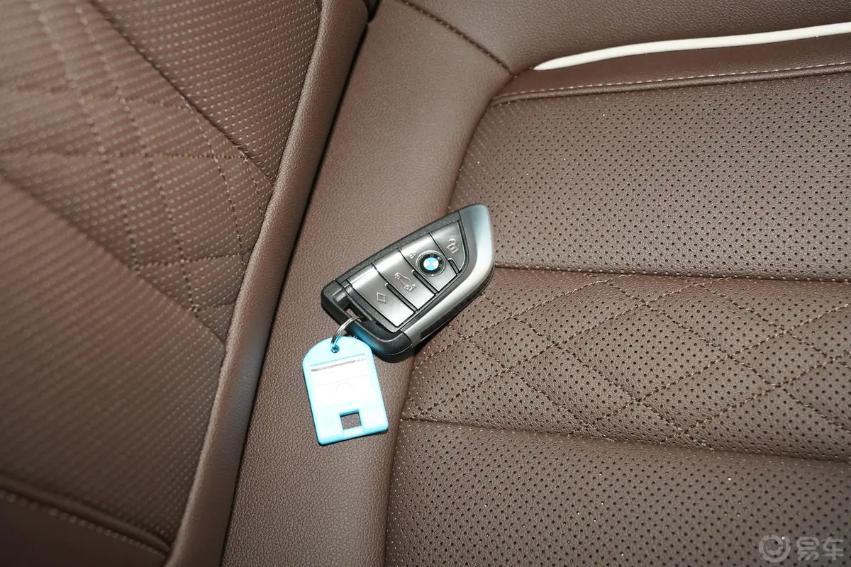 宝马5系 插电混动改款 535Le 豪华套装钥匙正面