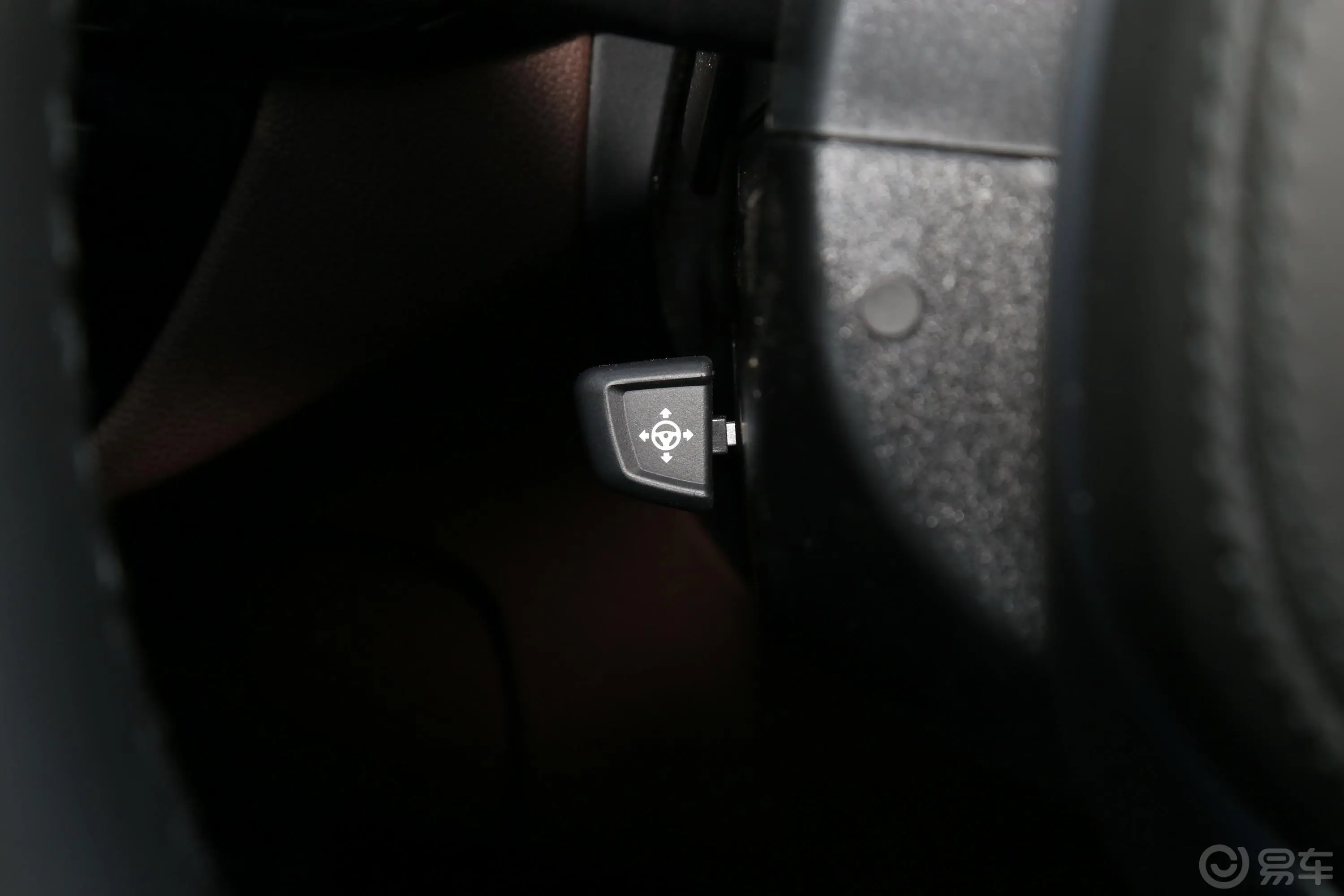 宝马5系改款 525Li M运动套装方向盘调节