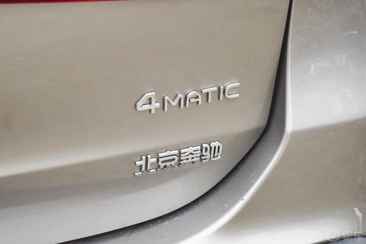 奔驰EQAEQA 300 4MATIC 首发特别版外观