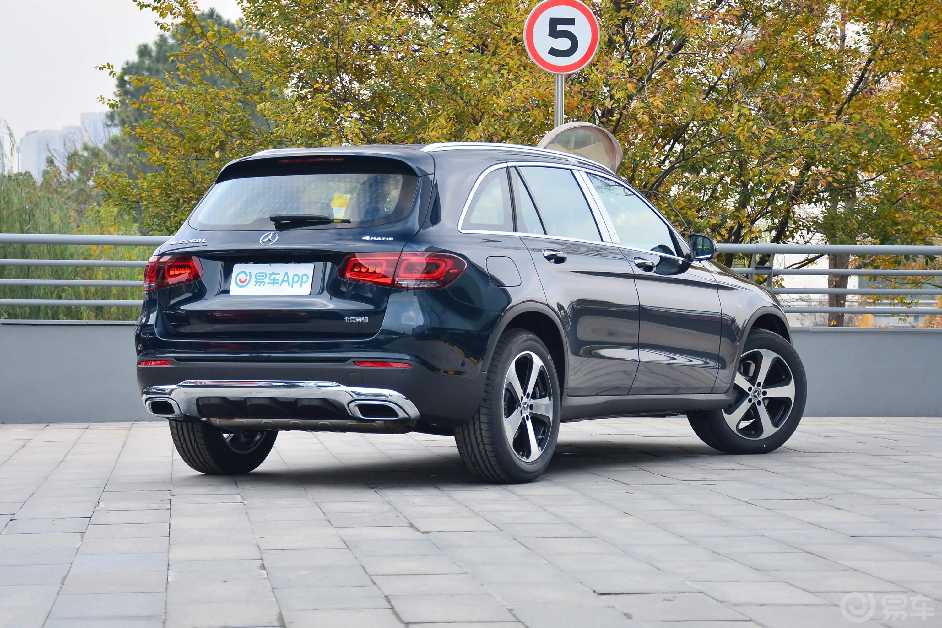 奔驰GLC改款 GLC 260 L 4MATIC 动感型外观