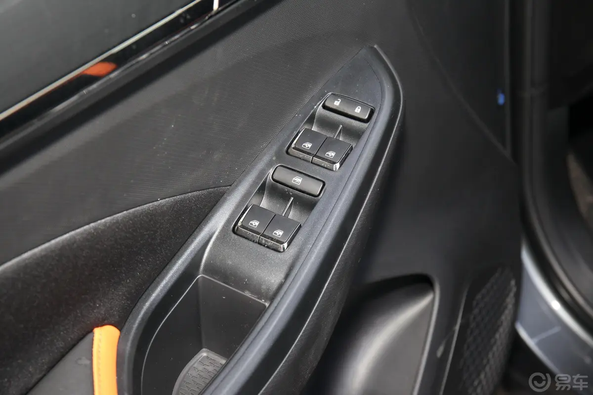 长安欧尚X5运动版 1.5T 双离合旋风冲锋型车窗调节整体