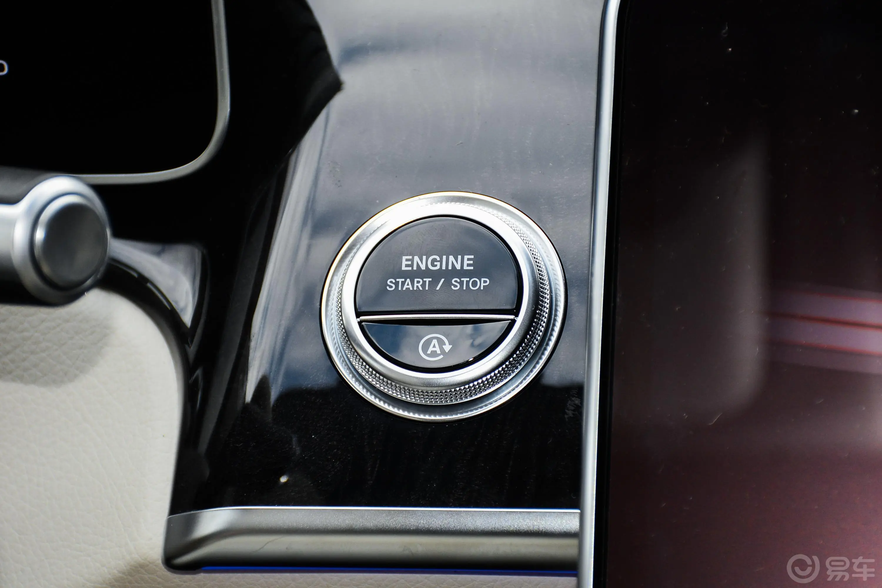 奔驰S级S 400 L 豪华型钥匙孔或一键启动按键