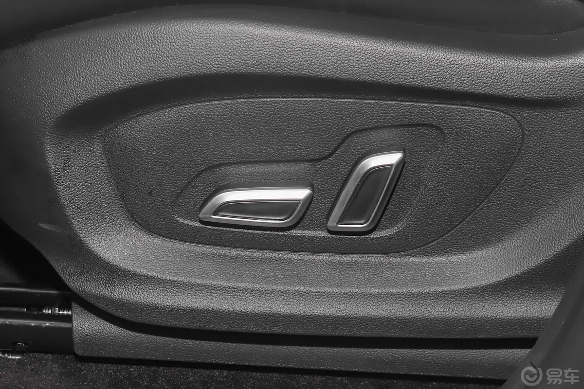 荣威RX5 MAX2.0T 有为至尊版主驾座椅调节