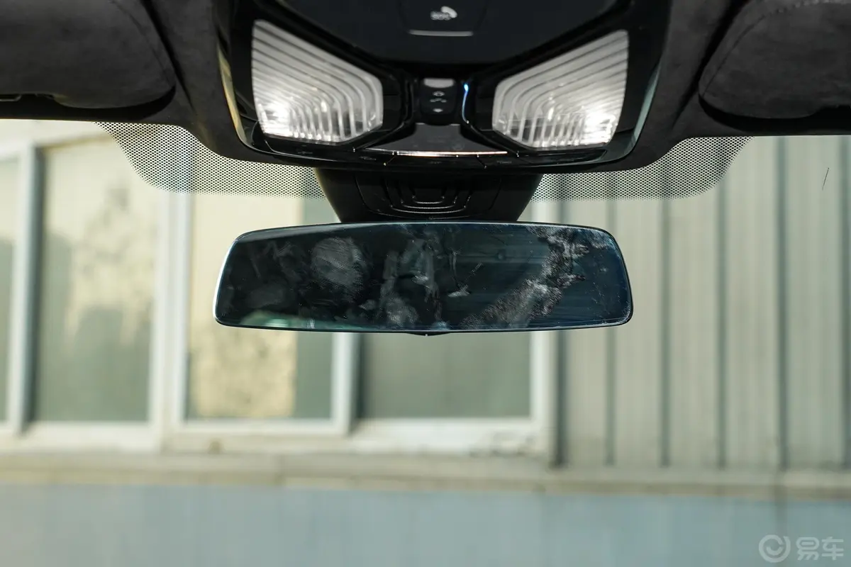 宝马X7xDrive40i 尊享型 M运动套装内后视镜