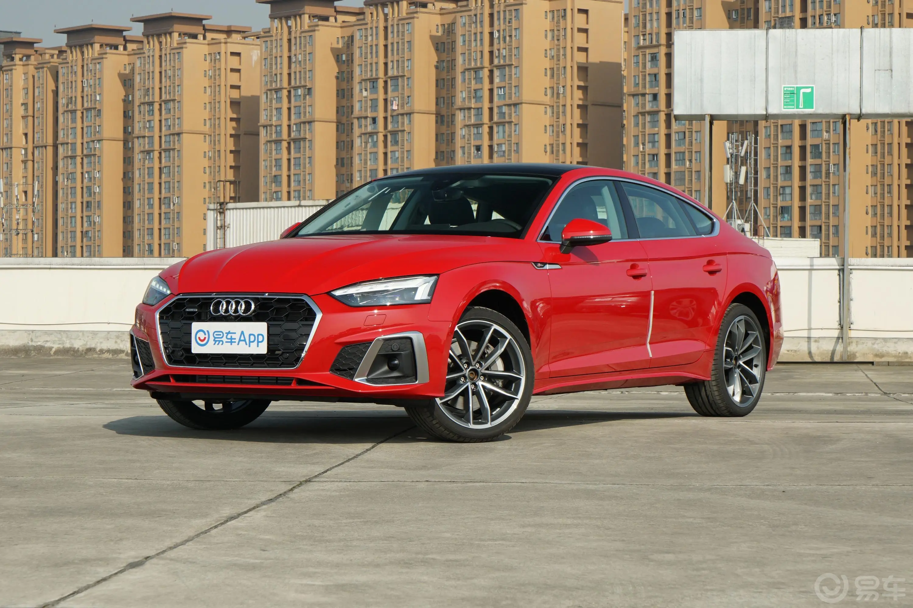 奥迪A5Sportback 45 TFSI quattro 臻选动感型侧前45度车头向左水平