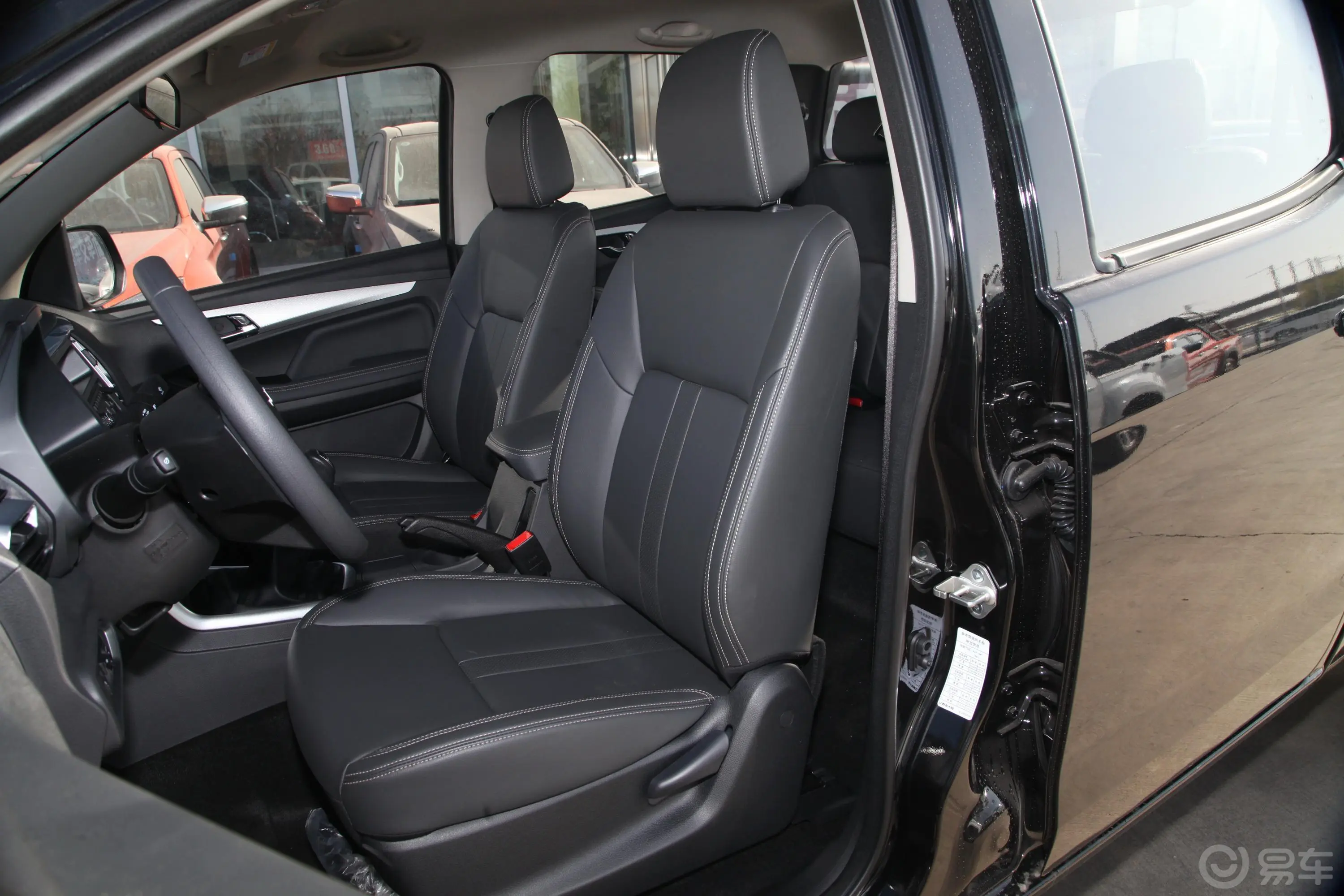 瑞迈2.8T 两驱长轴舒适版 柴油驾驶员座椅