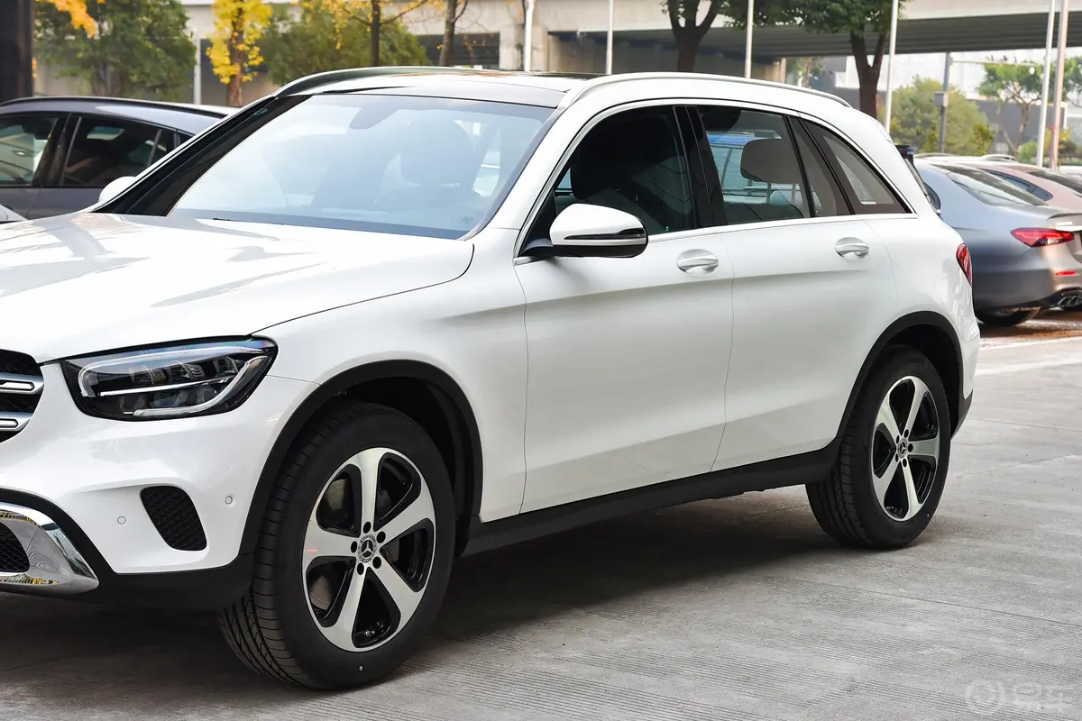 奔驰GLC改款 GLC 260 L 4MATIC 动感型外观