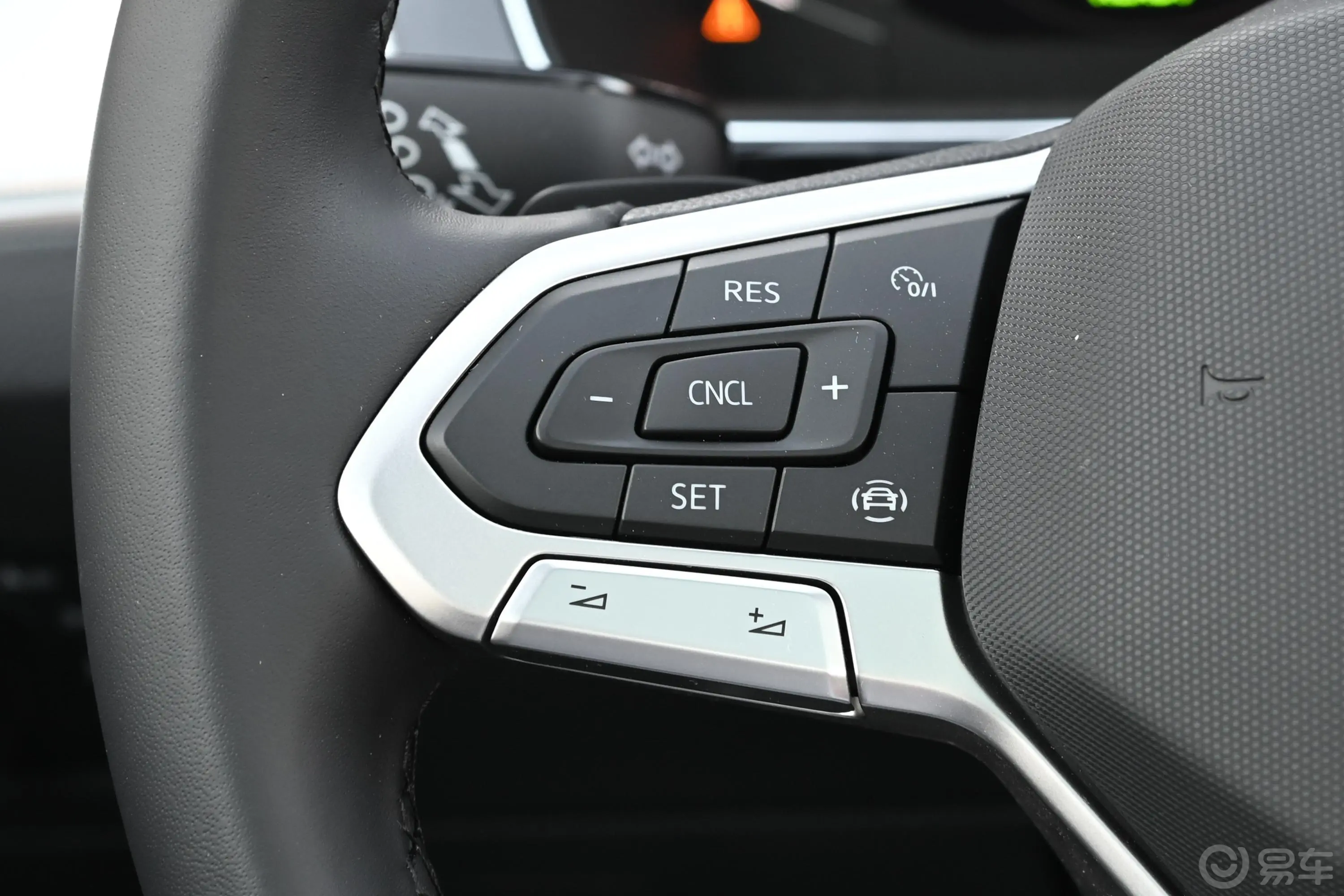 迈腾GTE 插电混动1.4T 豪华型左侧方向盘功能按键