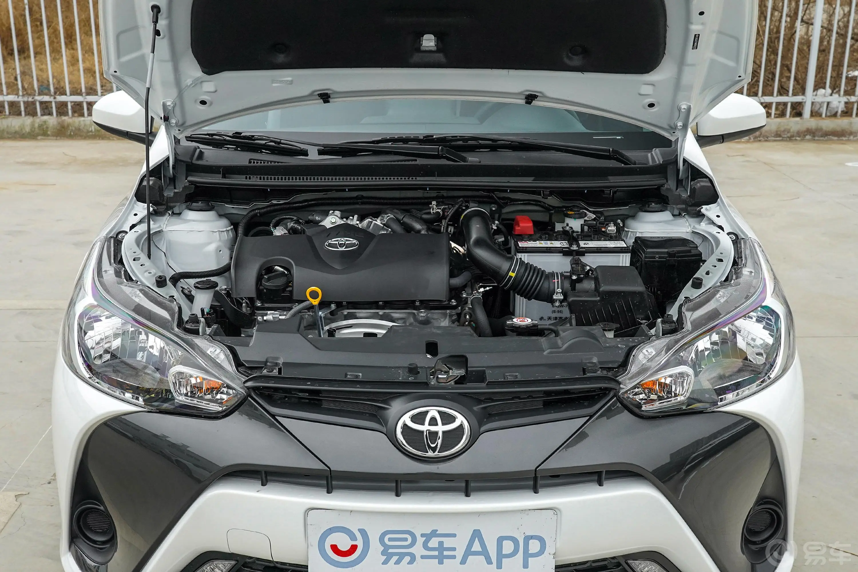 YARiS L 致炫1.5L CVT 领先PLUS版发动机舱整体