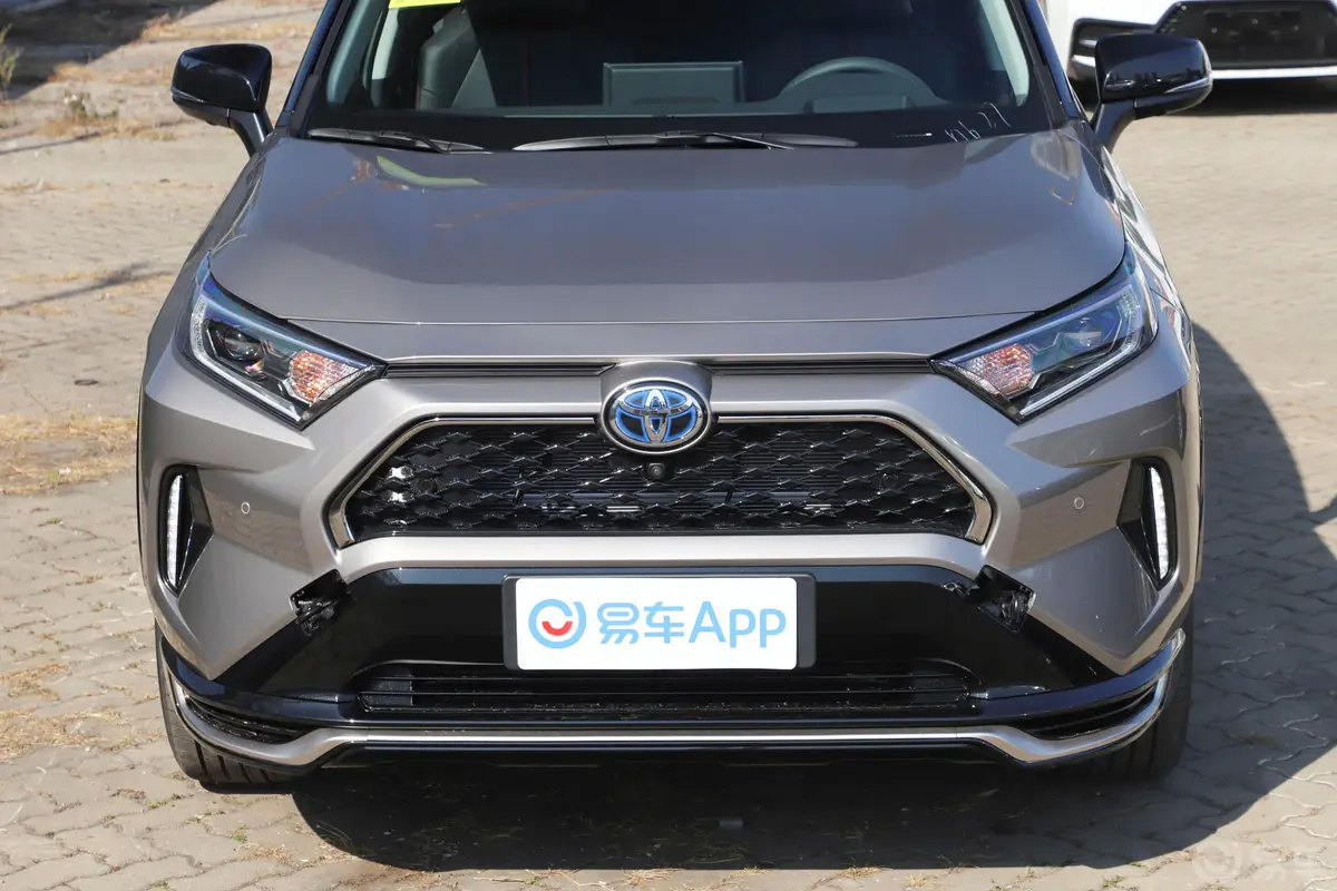 RAV4荣放 双擎E+2.5L 四驱旗舰Pro外观