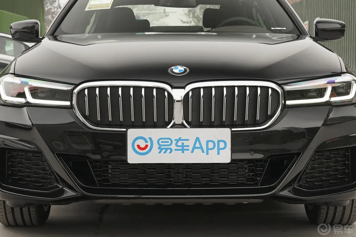 宝马5系改款 530Li 领先型 M运动套装外观