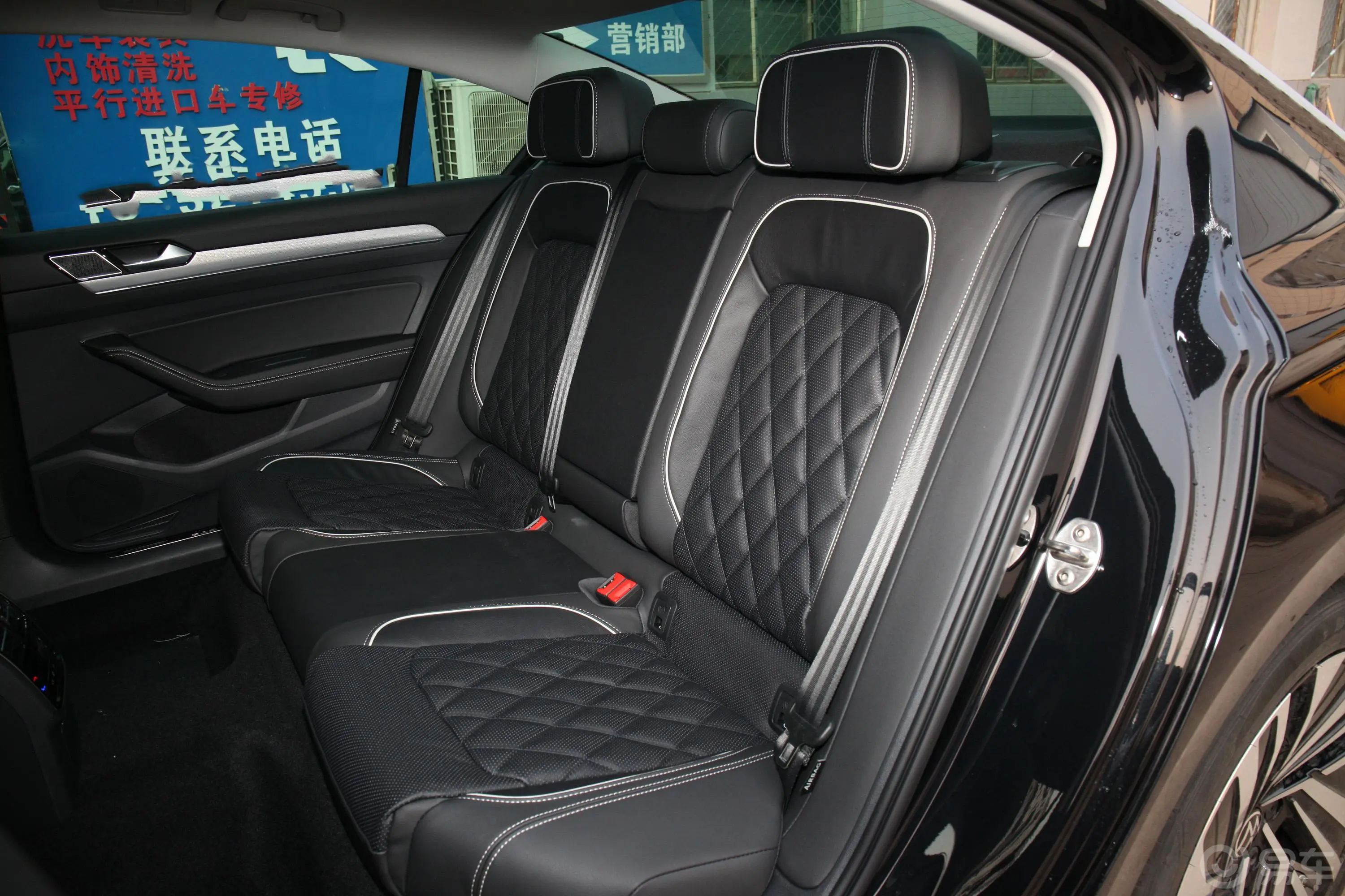 迈腾GTE 插电混动1.4T 尊贵型后排座椅