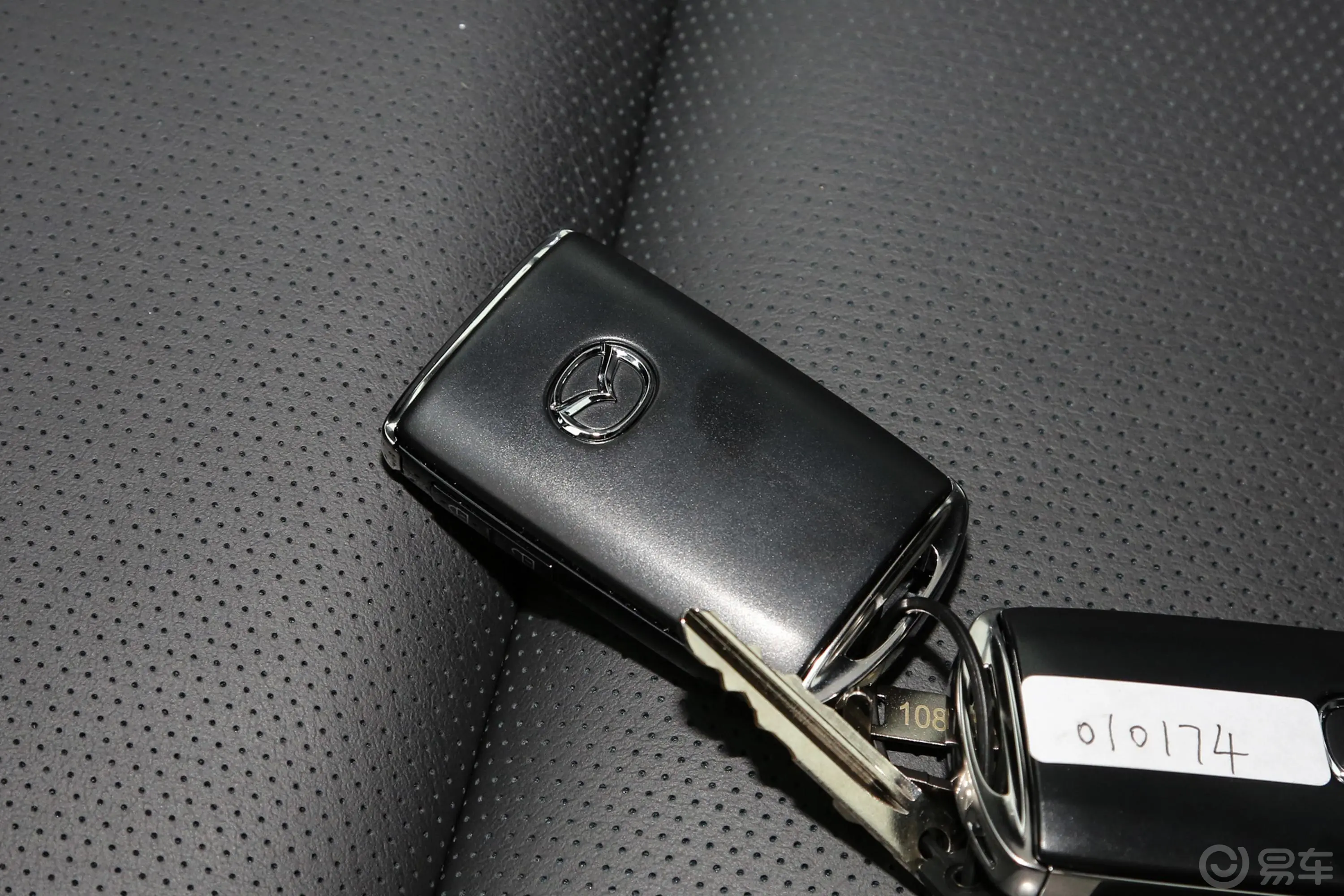 马自达CX-30 EV劲享版钥匙正面